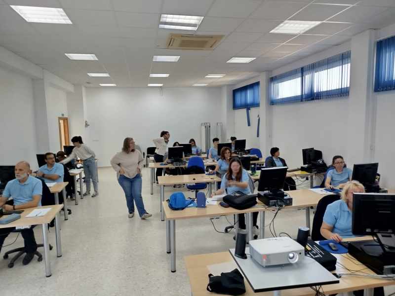 En la mañana del día 23 de Abril, en el Centro de Formación de El Cuervo de Sevilla, ADELQUIVIR realizó una presentación con sesión informativa y registro en la aplicación i+Rural para un grupo de personas en formación interesadas en este Proyecto de Cooperación