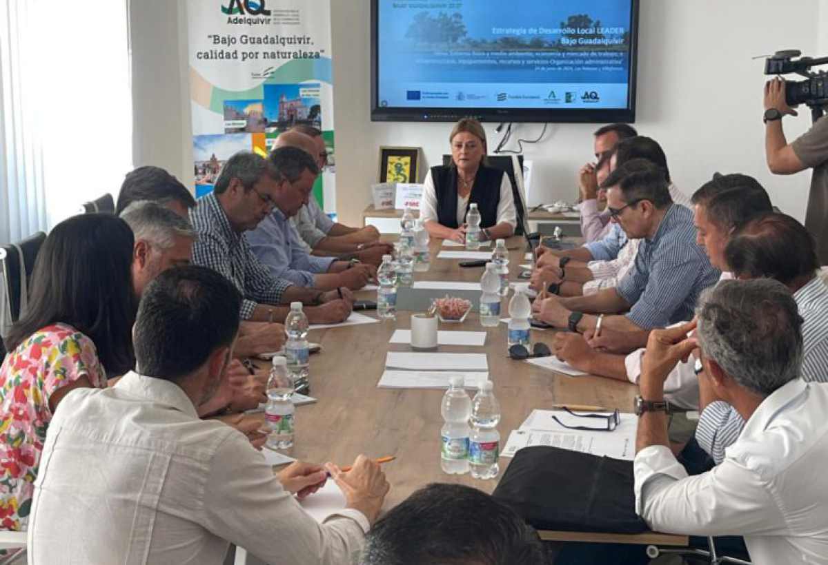 ADELQUIVIR celebró el 24 de junio una nueva Mesa de Trabajo sobre “ECONOMÍA Y MERCADO DE TRABAJO. AGRICULTURA” en Los Palacios y Villafranca 1 ADELQUIVIR celebró el 24 de junio una nueva Mesa de Trabajo sobre “ECONOMÍA Y MERCADO DE TRABAJO. AGRICULTURA” en Los Palacios y Villafranca