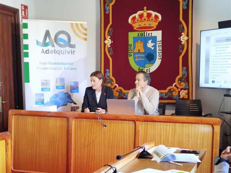 ADELQUIVIR presenta sus nuevas bases reguladoras de ayudas LEADER ante empresarios y emprendedores en El Coronil