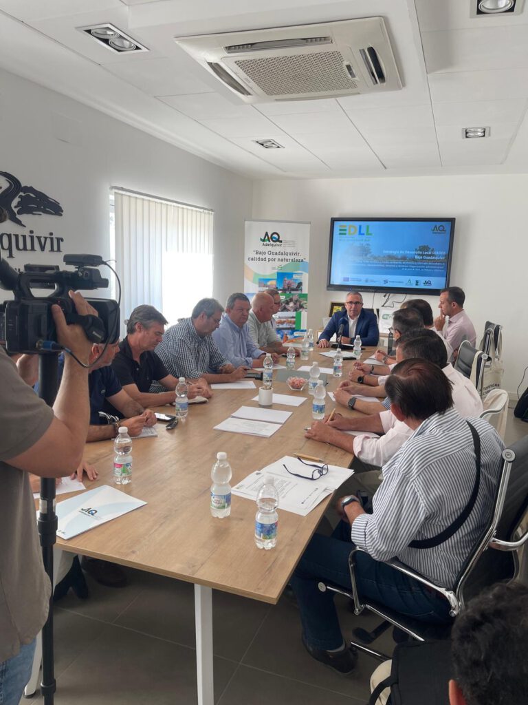 ADELQUIVIR celebró el 24 de junio una nueva Mesa de Trabajo sobre “ECONOMÍA Y MERCADO DE TRABAJO. AGRICULTURA” en Los Palacios y Villafranca 3 mesa los palacios 001 768x1024 1 adelquivir