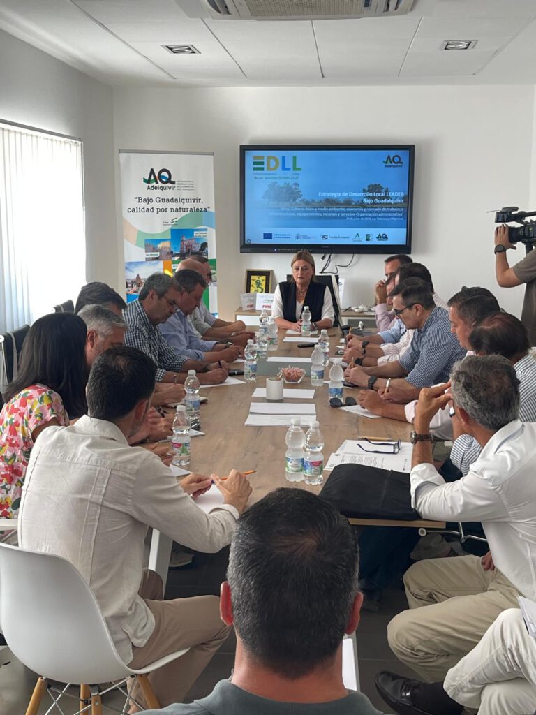 ADELQUIVIR celebró el 24 de junio una nueva Mesa de Trabajo sobre “ECONOMÍA Y MERCADO DE TRABAJO. AGRICULTURA” en Los Palacios y Villafranca 4 mesa los palacios 002 768x1024 1 adelquivir