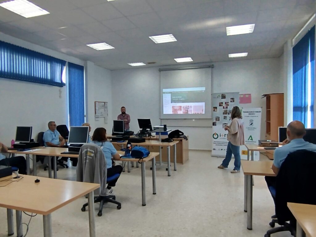 En la mañana del día 23 de Abril, en el Centro de Formación de El Cuervo de Sevilla, ADELQUIVIR realizó una presentación con sesión informativa y registro en la aplicación i+Rural para un grupo de personas en formación interesadas en este Proyecto de Cooperación 6 24 04 2025 005 adelquivir