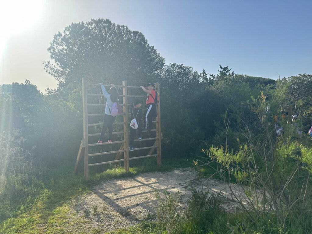 Los alumnos de 4º curso de primaria de El Cuervo de Sevilla participan en las actividades del proyecto SEMTAYR realizando una ruta para conocer un nuevo tramo de Vía Augusta en la provincia de Cádiz 7 ruta via augusta el cuervo sevilla 007 adelquivir