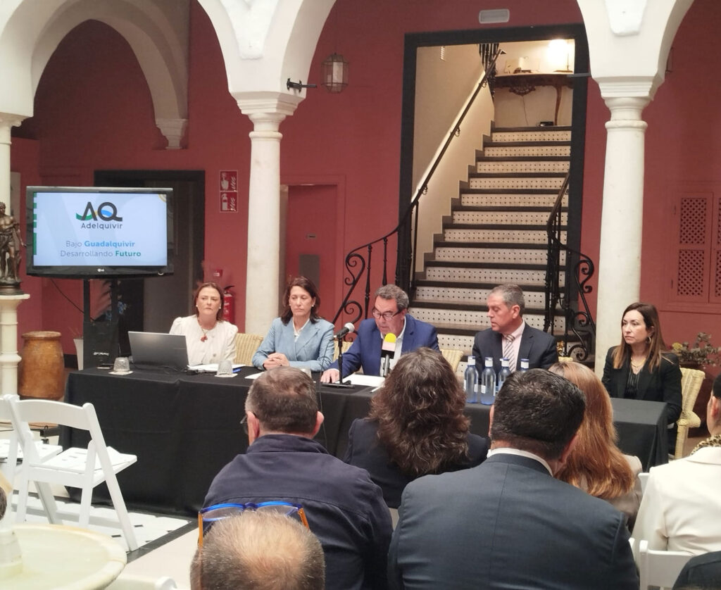 ADELQUIVIR y la Delegación Territorial refuerzan en Utrera el papel del programa LEADER en el desarrollo del Bajo Guadalquivir 4 adelquivir leader 25 03 2026 001 adelquivir